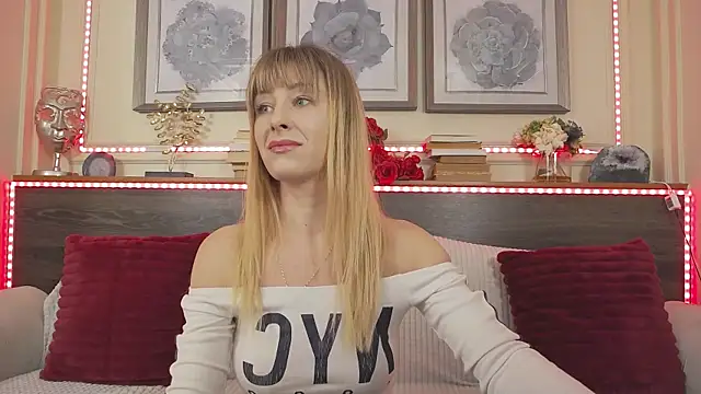 MuseDollX online show from 03/25/26, 08:04