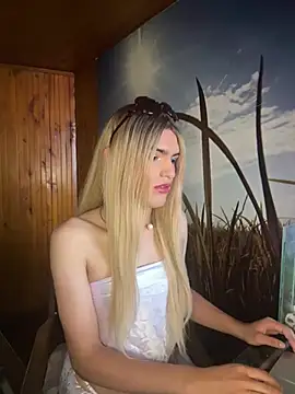 Snapshot of Samantha_loch chatting on 06/05/26, 12:55 Samantha loch online show from 06/05/26, 12:55