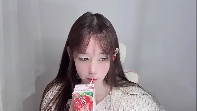 Xiao-runbao online show from 10/19/25, 01:45