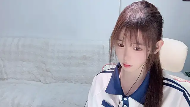 Xiao-runbao online show from 11/16/25, 12:22