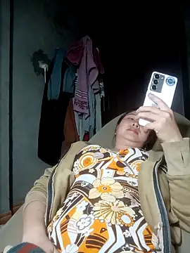 suki-lady online show from 11/15/25, 01:14