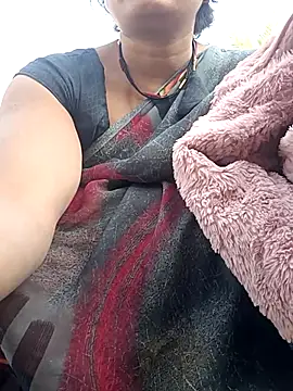 Snapshot of monu_bhabi chatting on 02/06/26, 03:55 monu bhabi online show from 02/06/26, 03:55