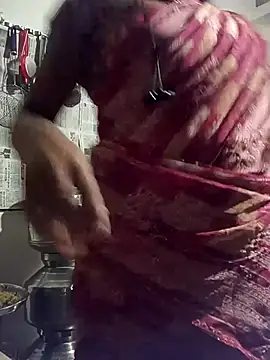 Snapshot of monu_bhabi chatting on 03/12/26, 06:36 monu bhabi online show from 03/12/26, 06:36