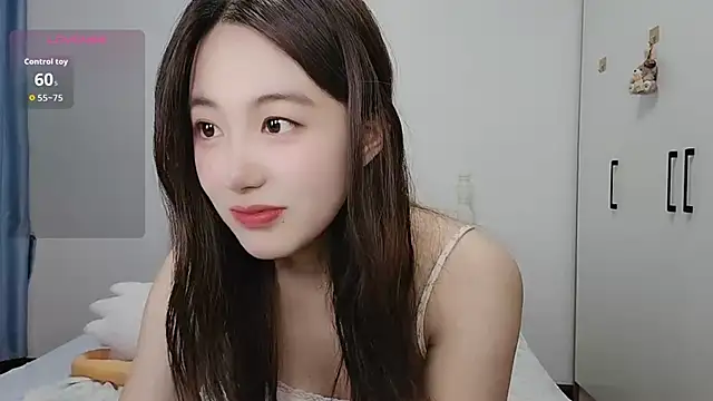 Snapshot of Luna_868 chatting on 09/16/25, 07:04 Luna 868 online show from 09/16/25, 07:04