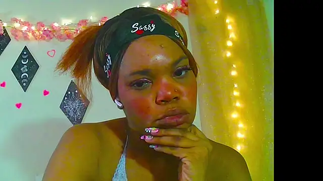 Snapshot of LunaNova999 chatting on 12/02/25, 11:56 LunaNova999 online show from 12/02/25, 11:56