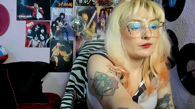 Avril Maria online show from 04/08/26, 07:58