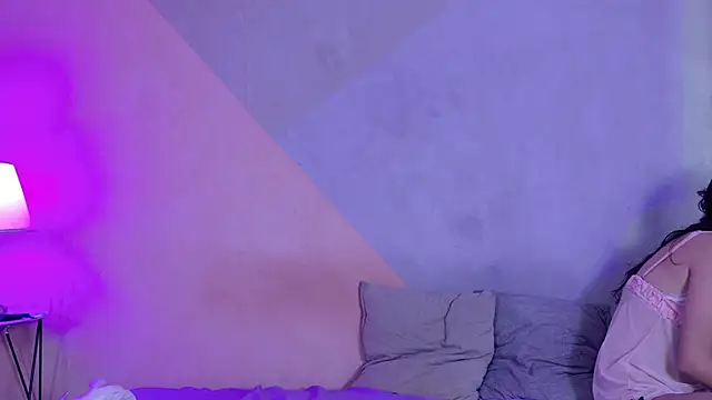 Snapshot of Laura_and_Kevin chatting on 09/13/25, 01:44 Laura and Kevin online show from 09/13/25, 01:44