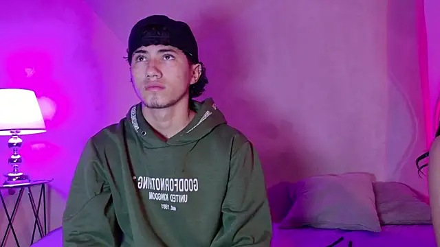 Snapshot of Laura_and_Kevin chatting on 09/15/25, 01:55 Laura and Kevin online show from 09/15/25, 01:55