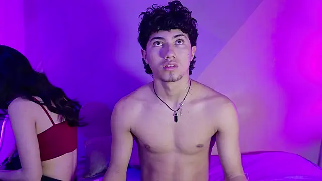 Snapshot of Laura_and_Kevin chatting on 09/25/25, 02:10 Laura and Kevin online show from 09/25/25, 02:10