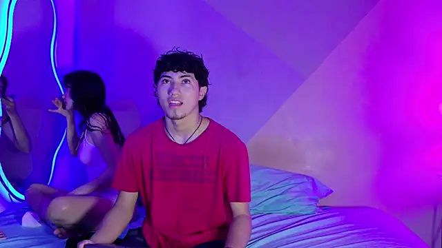 Snapshot of Laura_and_Kevin chatting on 09/26/25, 02:10 Laura and Kevin online show from 09/26/25, 02:10