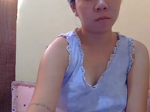 Snapshot of pretty_jana07 chatting on 09/19/25, 12:12 pretty jana07 online show from 09/19/25, 12:12