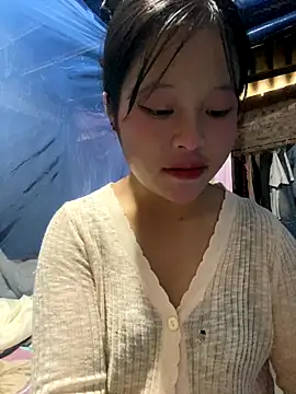 Snapshot of O_o_UwU_o_O chatting on 10/14/25, 02:01 O o UwU o O online show from 10/14/25, 02:01