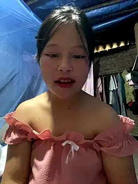 Snapshot of O_o_UwU_o_O chatting on 10/16/25, 02:01 O o UwU o O online show from 10/16/25, 02:01