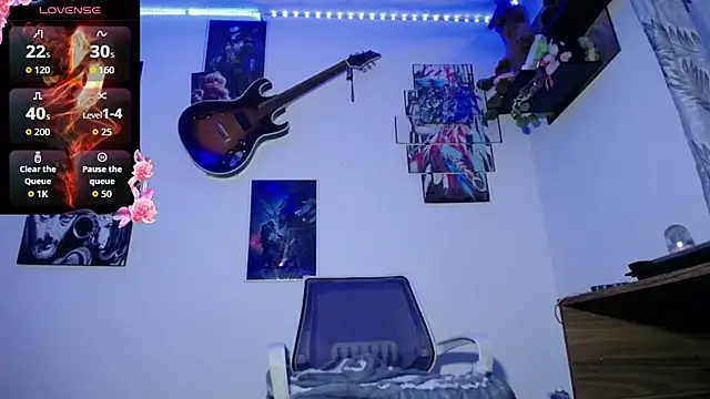 Snapshot of moonligth18 chatting on 12/01/25, 11:10 moonligth18 online show from 12/01/25, 11:10