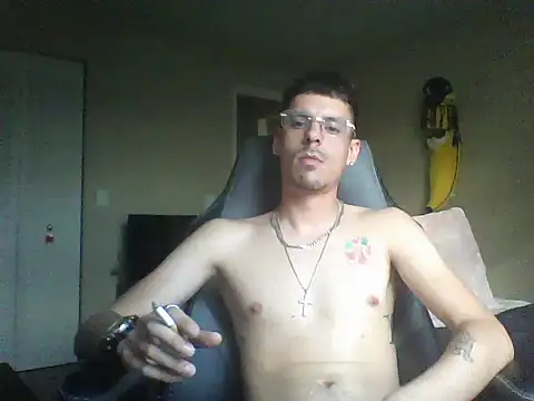 latinosatiro94 online show from 09/30/25, 11:21