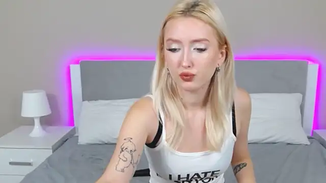 MarianeSun online show from 09/11/25, 04:12