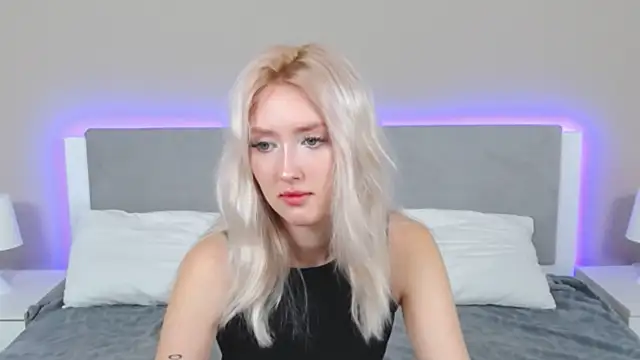 MarianeSun online show from 09/18/25, 04:14