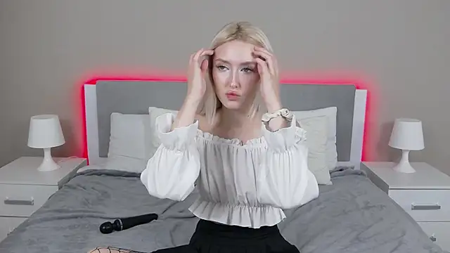 MarianeSun online show from 09/29/25, 04:06