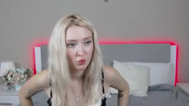 MarianeSun online show from 10/07/25, 04:09