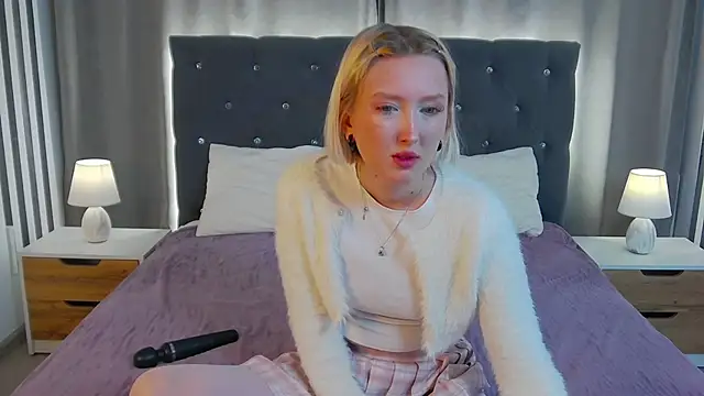 MarianeSun online show from 12/03/25, 04:09