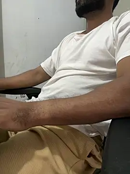 Vineeth3906 online show from 06/30/26, 07:42
