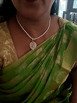 Snapshot of angel_ridhi chatting on 09/22/25, 05:31 angel ridhi online show from 09/22/25, 05:31