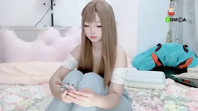 liuruyuan888 online show from 09/18/25, 10:50