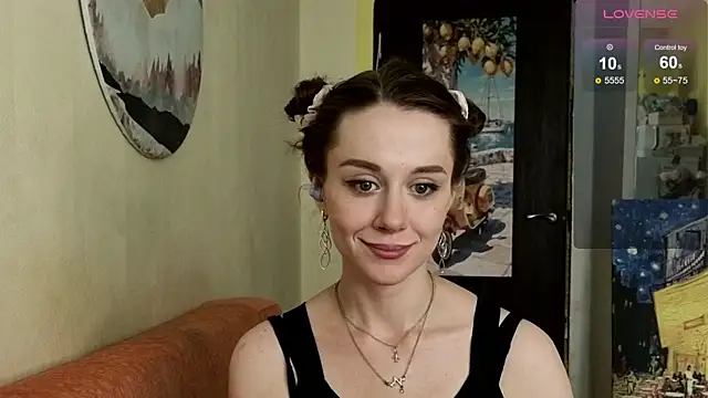 Snapshot of SkyHelen chatting on 06/08/26, 10:26 SkyHelen online show from 06/08/26, 10:26