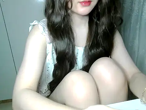 Snapshot of Annabelle-e chatting on 07/24/26, 07:45 Annabelle-e online show from 07/24/26, 07:45