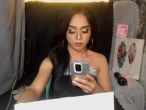 SerenityFoxx online show from 12/04/25, 08:01