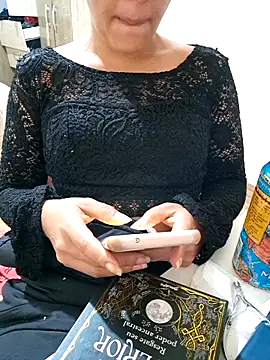 euahotmarii20 online show from 09/25/25, 09:24