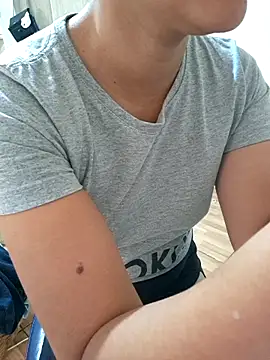 euahotmarii20 online show from 09/29/25, 04:34