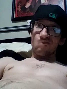 Snapshot of OchreTango466 chatting on 09/13/25, 06:24 OchreTango466 online show from 09/13/25, 06:24