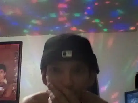 Snapshot of OchreTango466 chatting on 09/20/25, 10:38 OchreTango466 online show from 09/20/25, 10:38