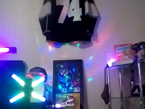 Snapshot of OchreTango466 chatting on 10/18/25, 12:17 OchreTango466 online show from 10/18/25, 12:17