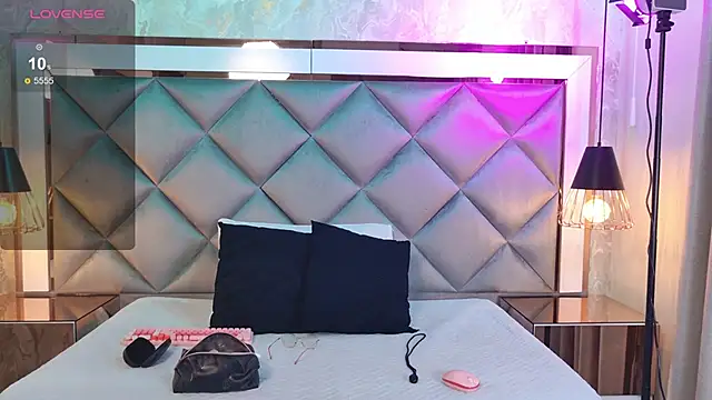 Snapshot of amy_greene chatting on 09/25/25, 11:47 amy greene online show from 09/25/25, 11:47