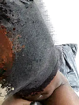 Snapshot of _Uphele chatting on 09/13/25, 02:06 Uphele online show from 09/13/25, 02:06