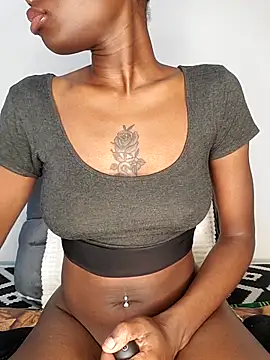 Snapshot of _Uphele chatting on 09/14/25, 02:54 Uphele online show from 09/14/25, 02:54