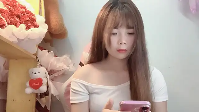 Snapshot of Pony898 chatting on 09/20/25, 12:44 Pony898 online show from 09/20/25, 12:44