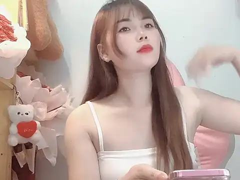 Snapshot of Pony898 chatting on 10/23/25, 04:39 Pony898 online show from 10/23/25, 04:39