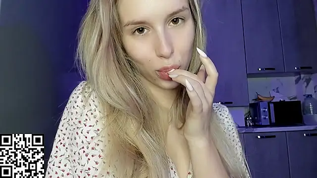 ElysiaXo online show from 10/12/25, 11:59