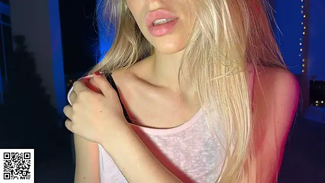 ElysiaXo online show from 12/14/25, 09:19