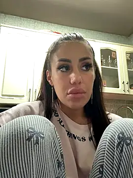 CataleyaSyrene online show from 10/13/25, 06:46