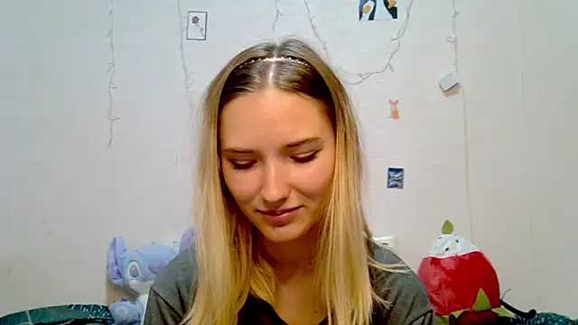  kikiclark   online show from 09/18/25, 08:33