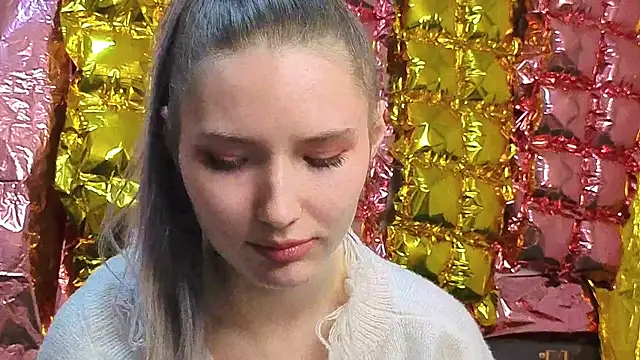  kikiclark   online show from 04/16/26, 09:39