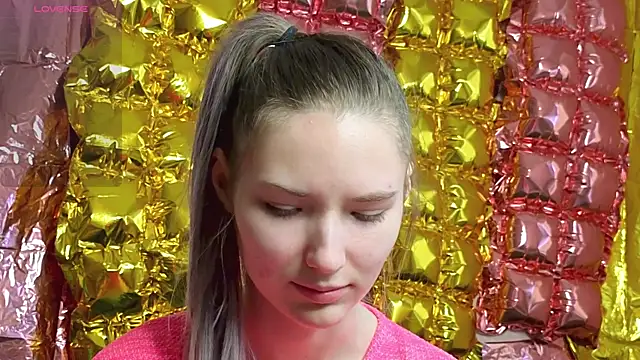  kikiclark   online show from 04/19/26, 01:21