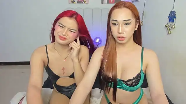 Emerald DeLuxe online show from 10/22/25, 03:34