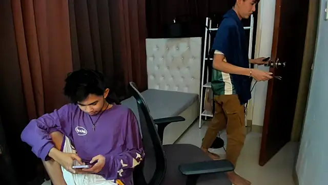 xxxhugecocktwinkxxx online show from 10/09/25, 05:44