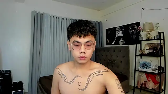 mightyhotcock online show from 10/20/25, 04:51
