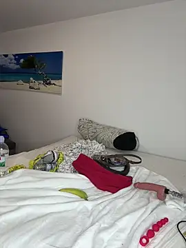 Steffi Snowbunny online show from 10/29/25, 05:25